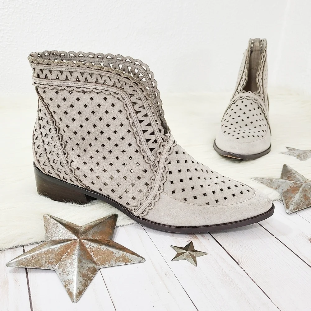 Cecelia NY Tate Perforated Suede Ankle Booties gray pounted toe Women's size 9.5